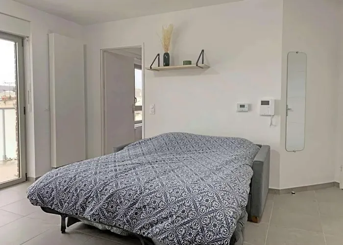 Opaline - T2 Avec Balcon Vue Latérale Et Parking