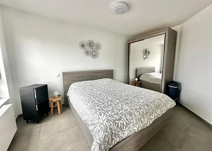 Opaline - T2 Avec Balcon Vue Latérale Et Parking Appartement *