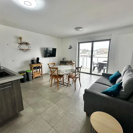 Opaline - T2 Avec Balcon Vue Laterale Et Parking